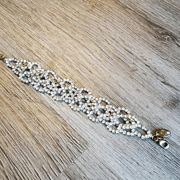 Elegant Bracelet - Picture 1 of 6